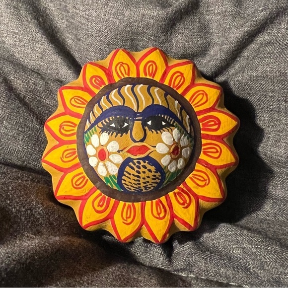 “SUN SET” Hand made/painted Trinket box made in Mexico and sun pendant - Picture 1 of 5